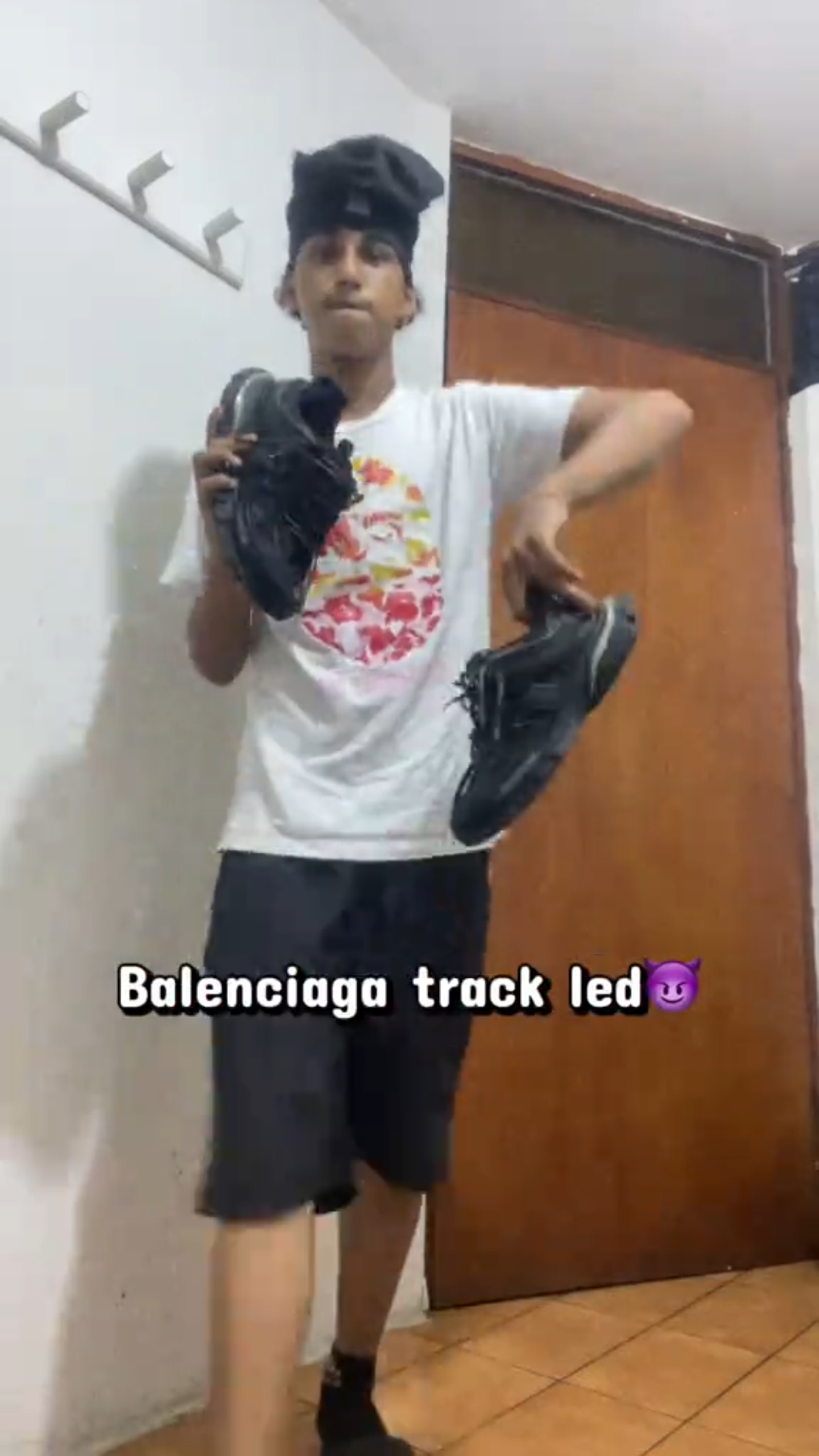 Pkgod Balenciaga Track Tess Black And White(With Light) 542023 W1GB1 2045 review 4