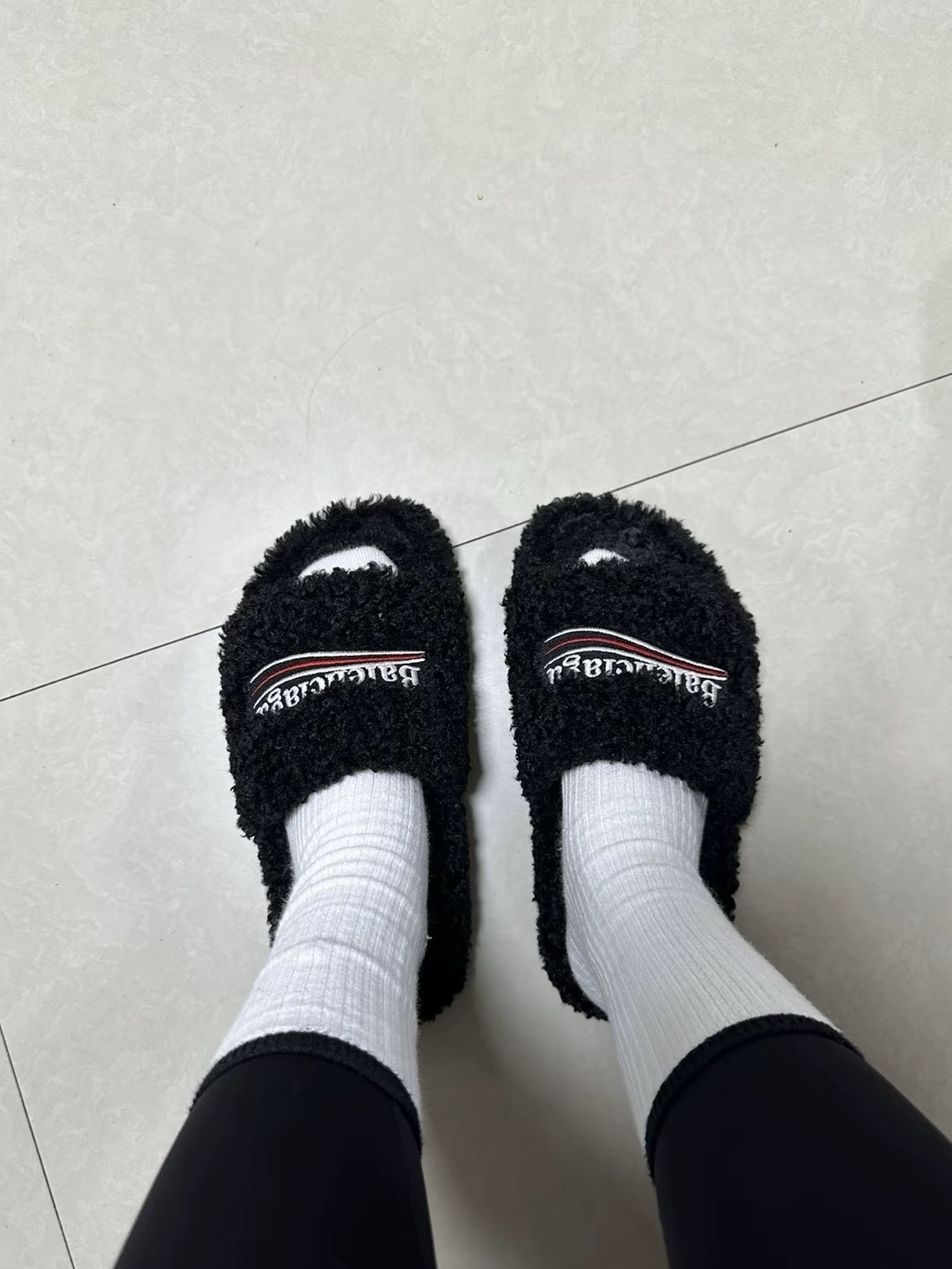    Balenciaga Furry Slide Black review Brandon L.