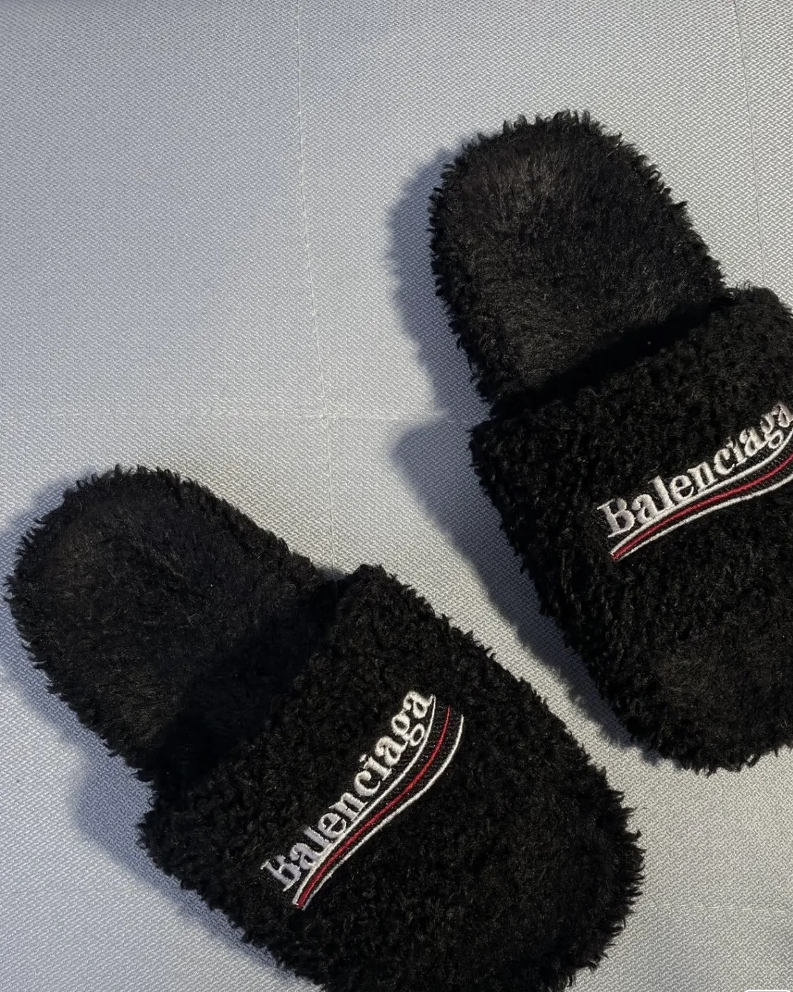    Balenciaga Furry Slide Black review Tyler W. 01