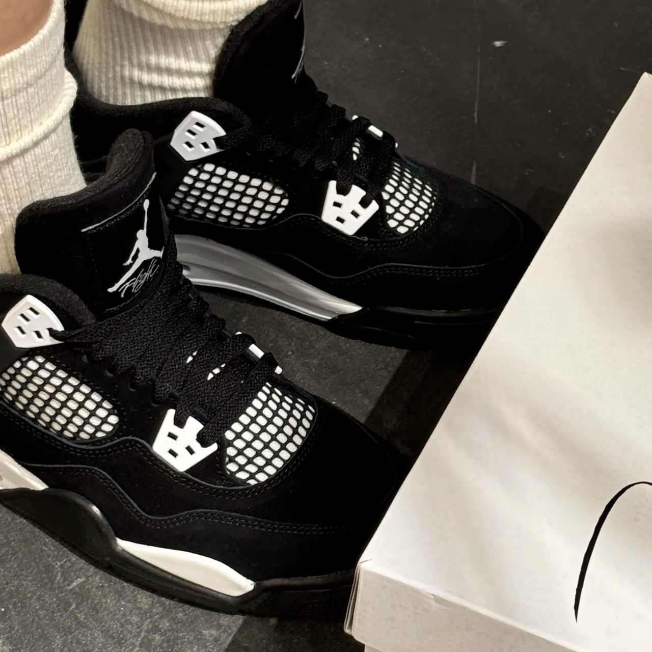    Pkgod  Air Jordan 4 Retro White Thunder FQ8138-001 review DeShaun