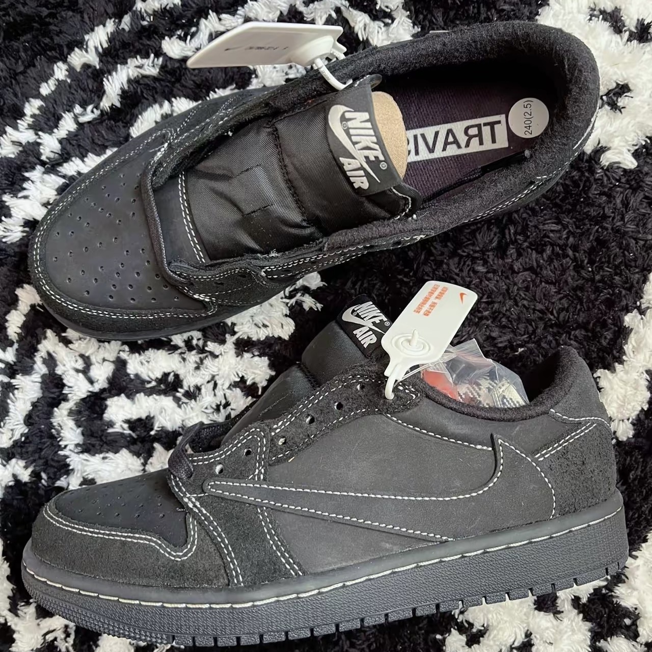 Pkgod Air Jordan 1 Retro Low OG SP Travis Scott Black Phantom review Kareem 02