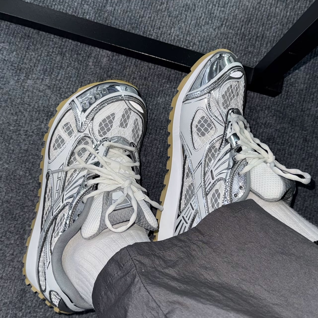 Bottega Veneta Orbit Silver White 741357V2X401425 review 0