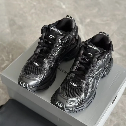 Balenciaga Runner Black review 