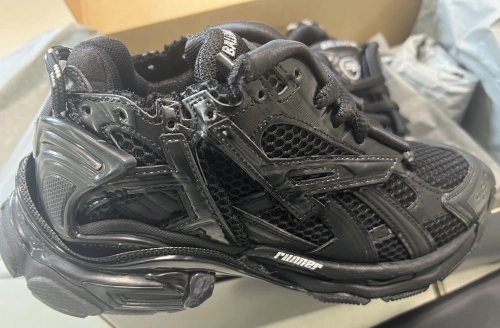 Balenciaga Runner Black review 