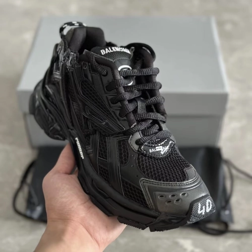 Balenciaga Runner Black review 