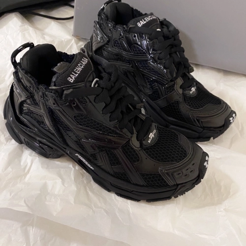 Balenciaga Runner Black review 