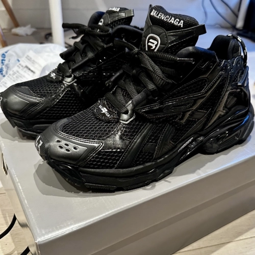Balenciaga Runner Black review 
