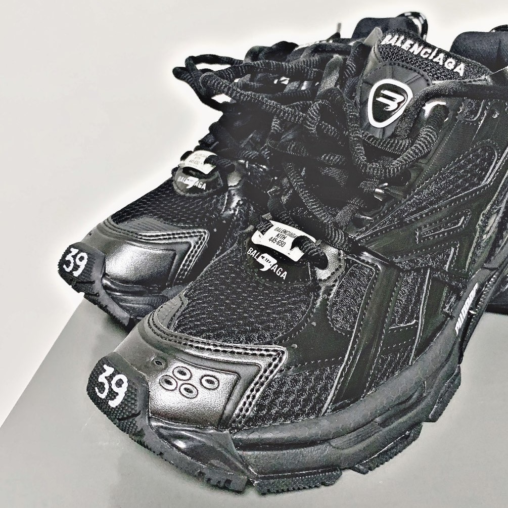 Balenciaga Runner Black review 0