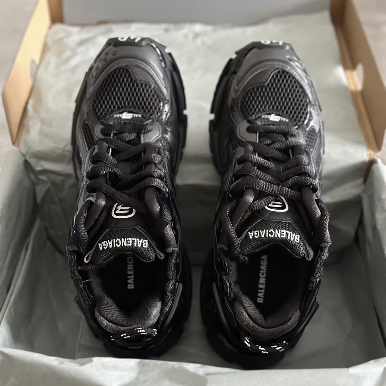 Balenciaga Runner Black review Jovanni
