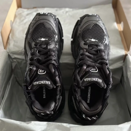 Balenciaga Runner Black reviewed byJovanni