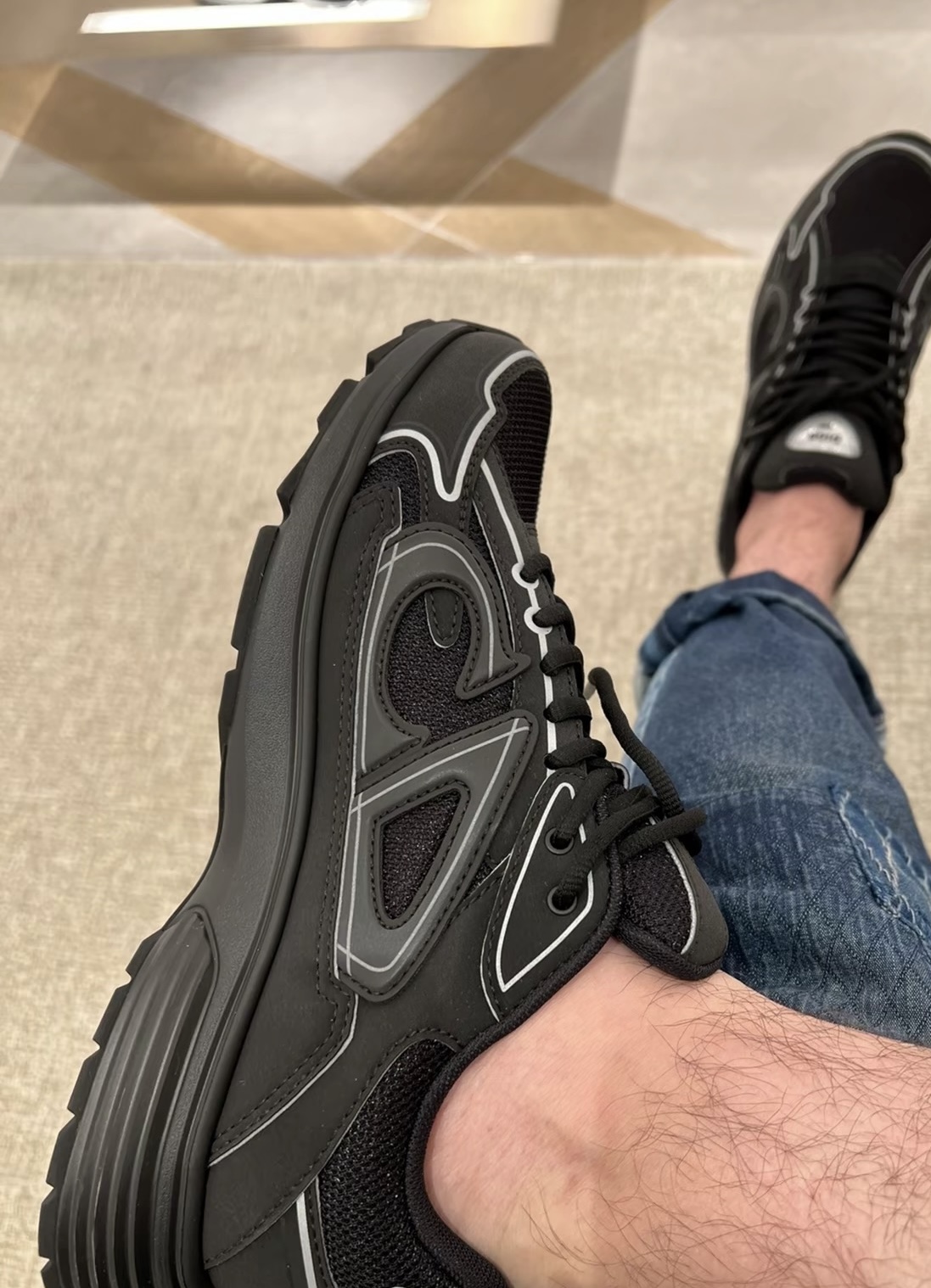 Dior B30 Triple Black 3SN279ZRF_H900（Reflection） review 0