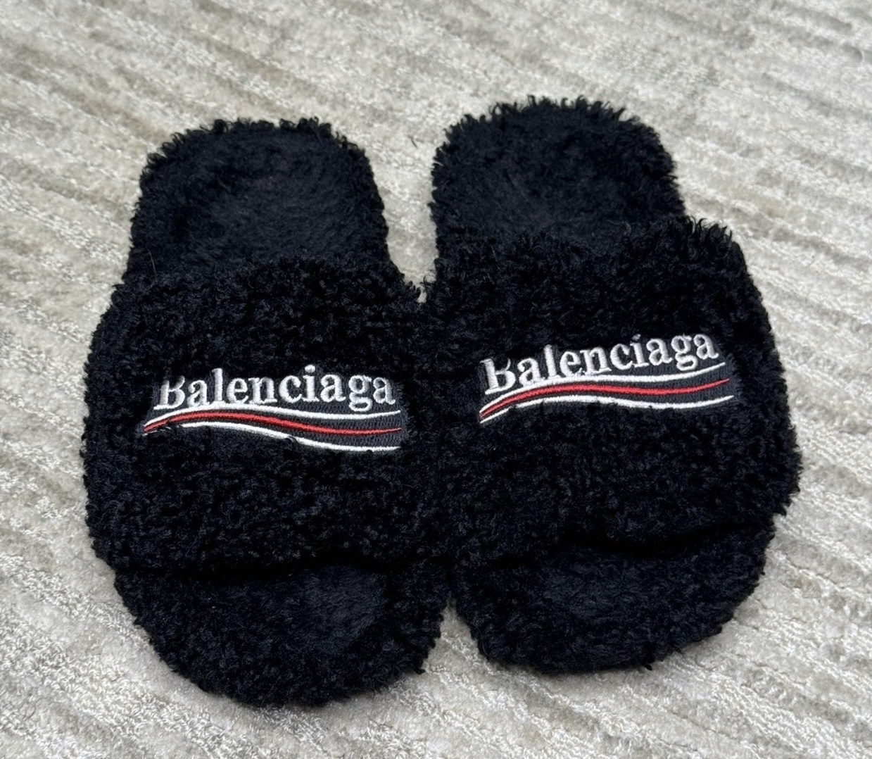 Balenciaga Furry Slide Black 654747 W2DO1 1096 review 0