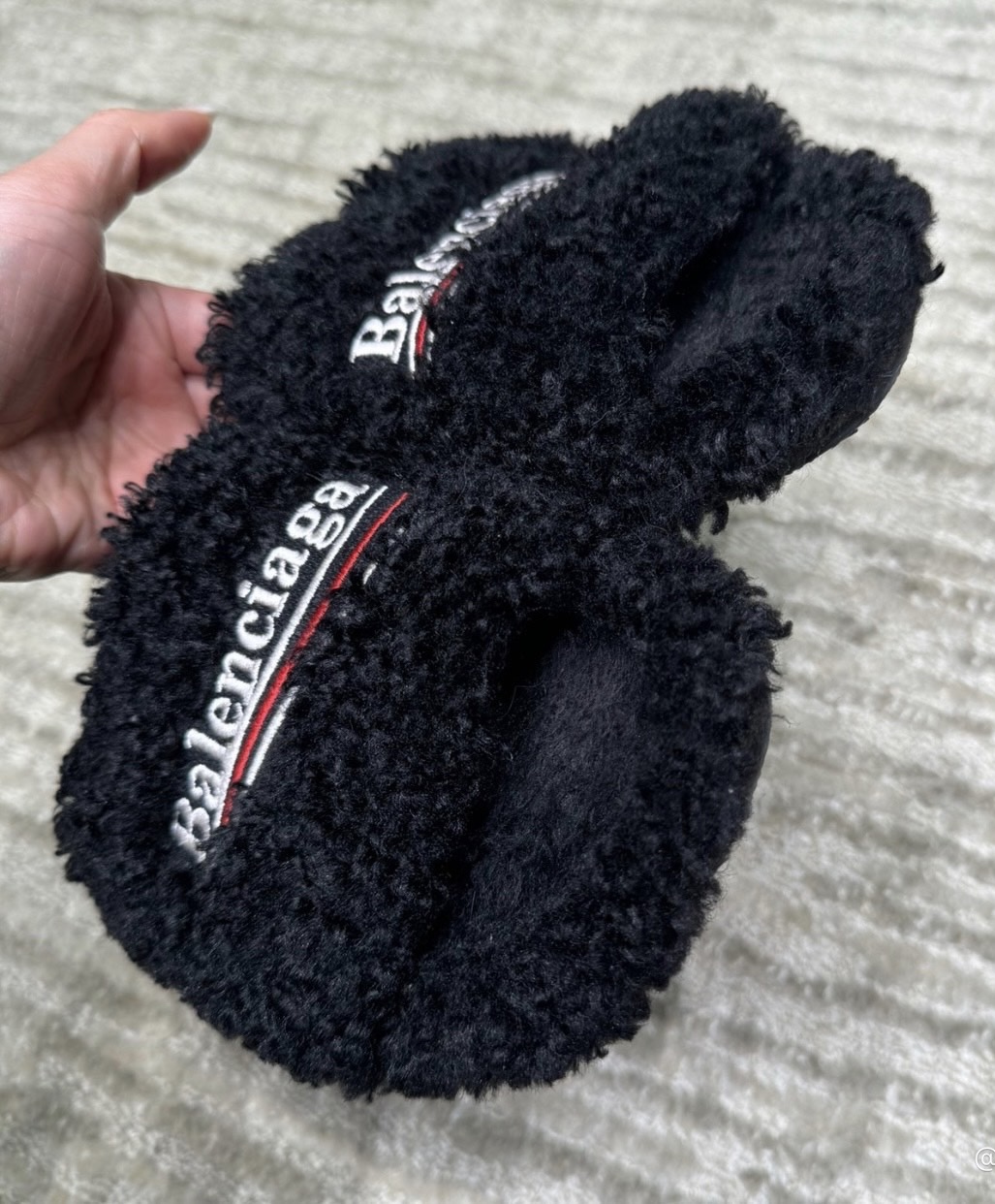 Balenciaga Furry Slide Black 654747 W2DO1 1096 review 0