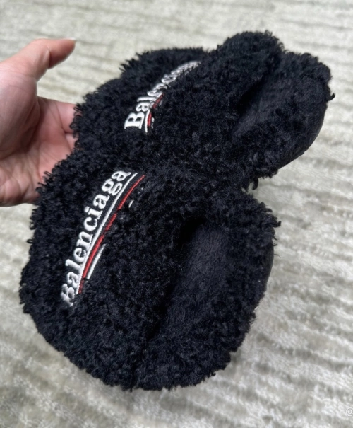 Balenciaga Furry Slide Black 654747 W2DO1 1096 review 