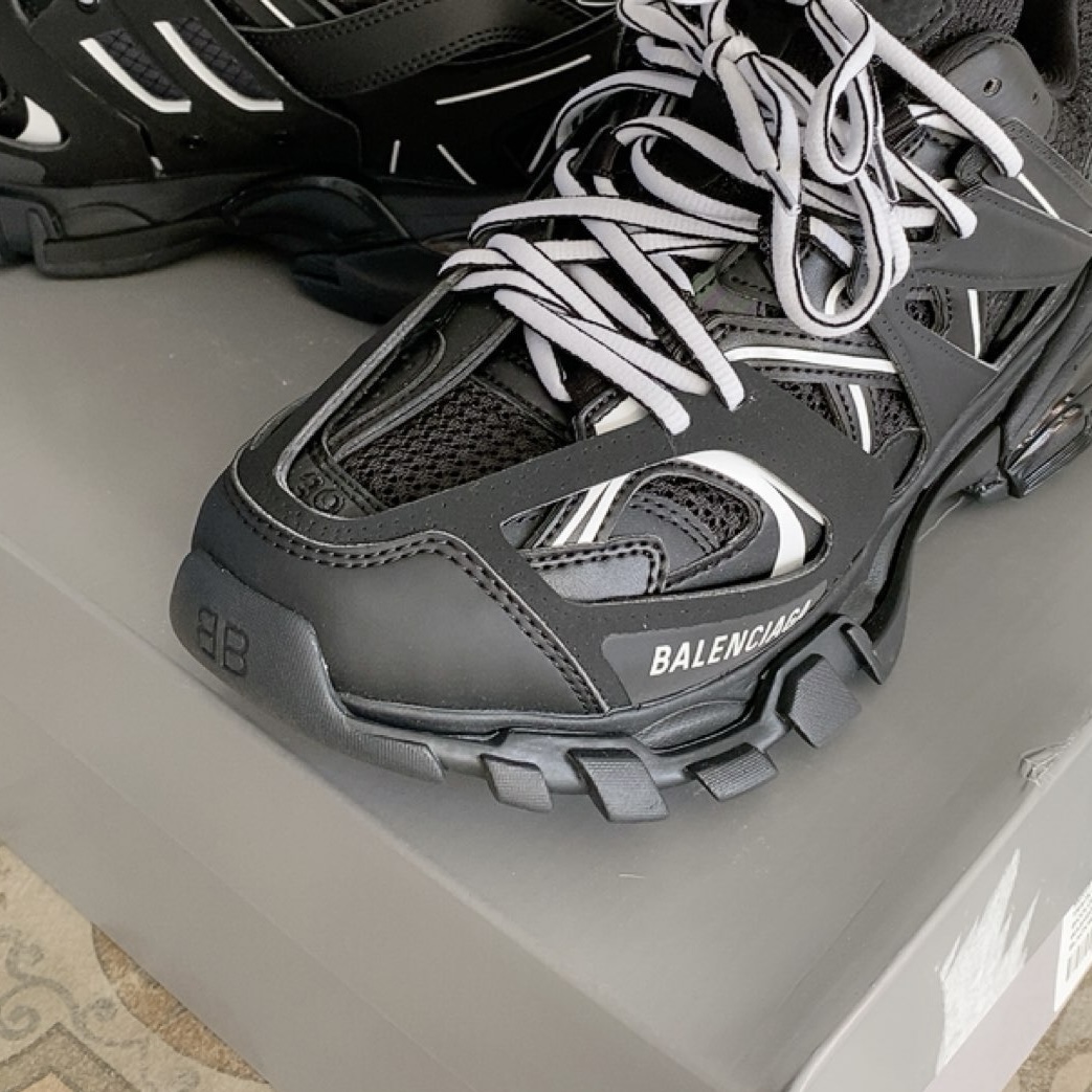Pkgod Balenciaga Track Tess Black And White(With Light) 542023 W1GB1 2045 review 0