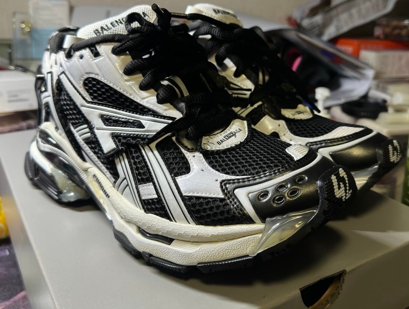 Balenciaga Runner White and Black LED 677403W3RB29010 review 0