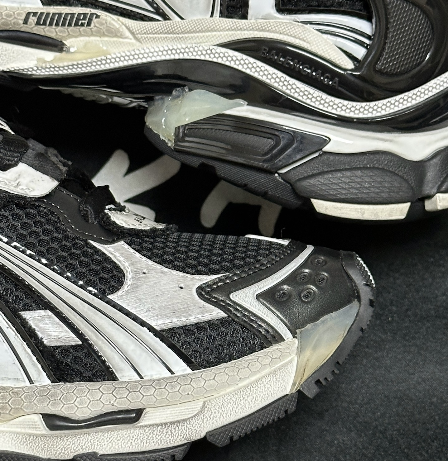Balenciaga Runner White and Black LED 677403W3RB29010 review 0