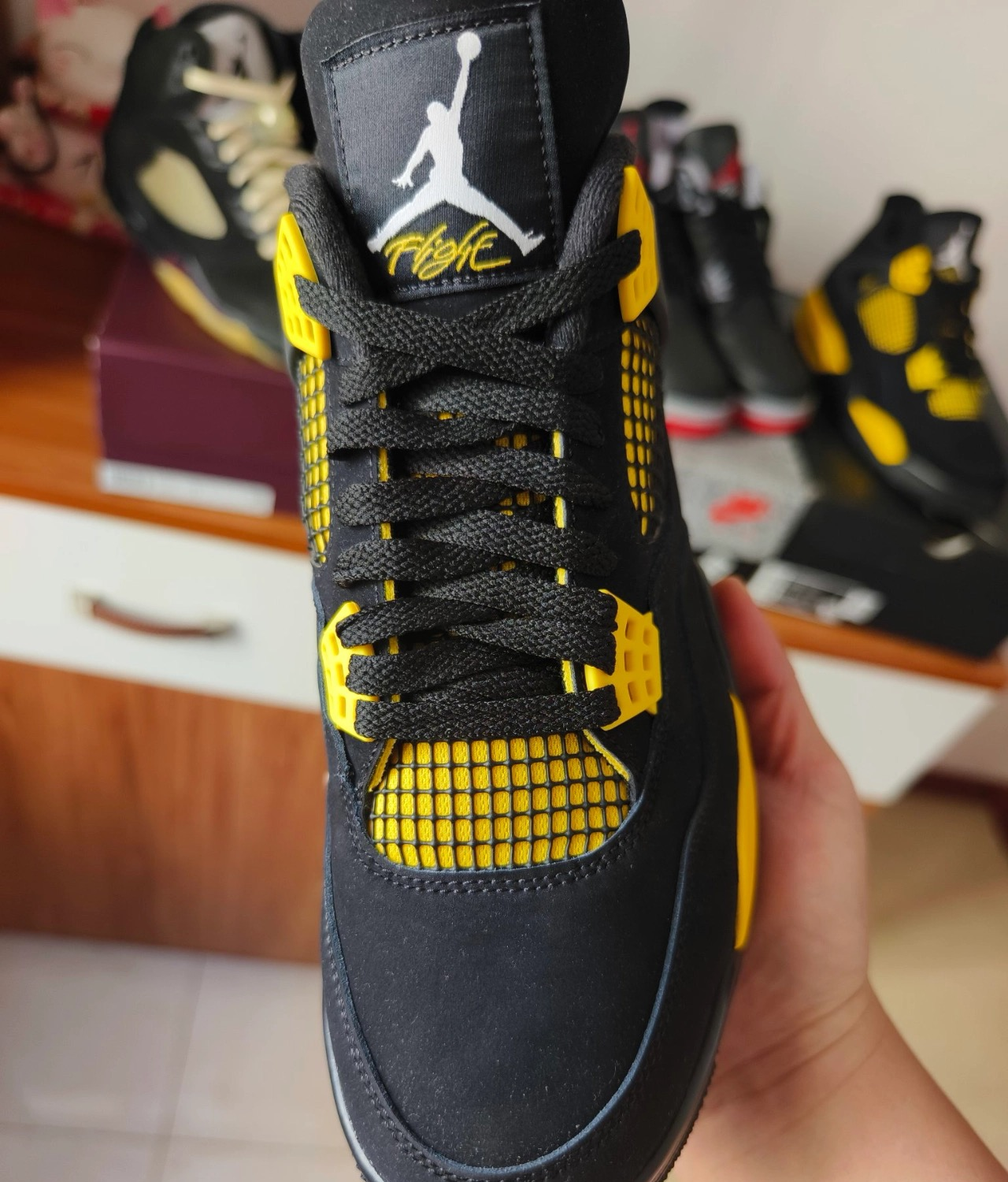 Pkgod Jordan 4 Retro Thunder DH6927-017 review Devin Carter 02