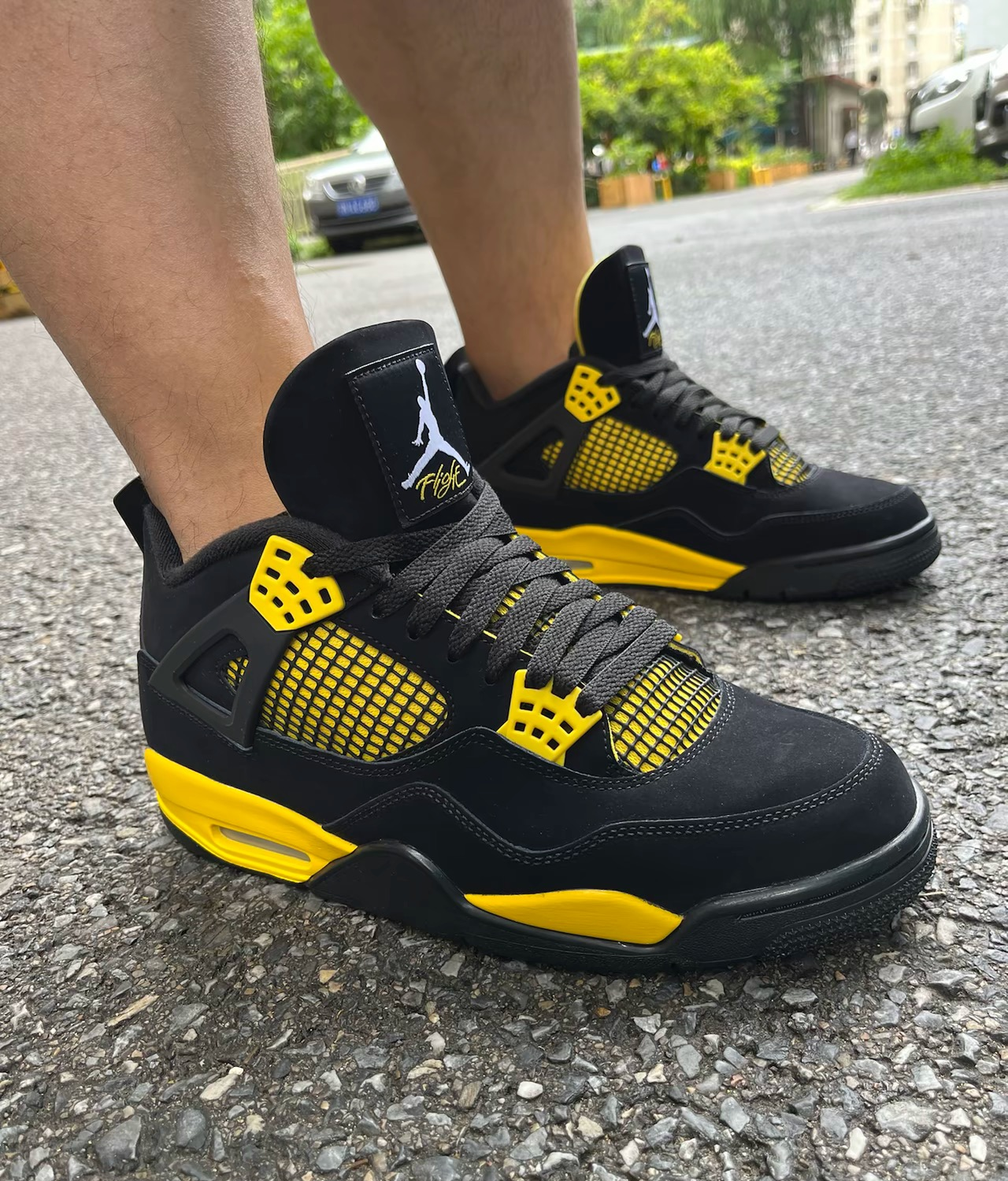 Pkgod Jordan 4 Retro Thunder DH6927-017 review Devin Carter 01