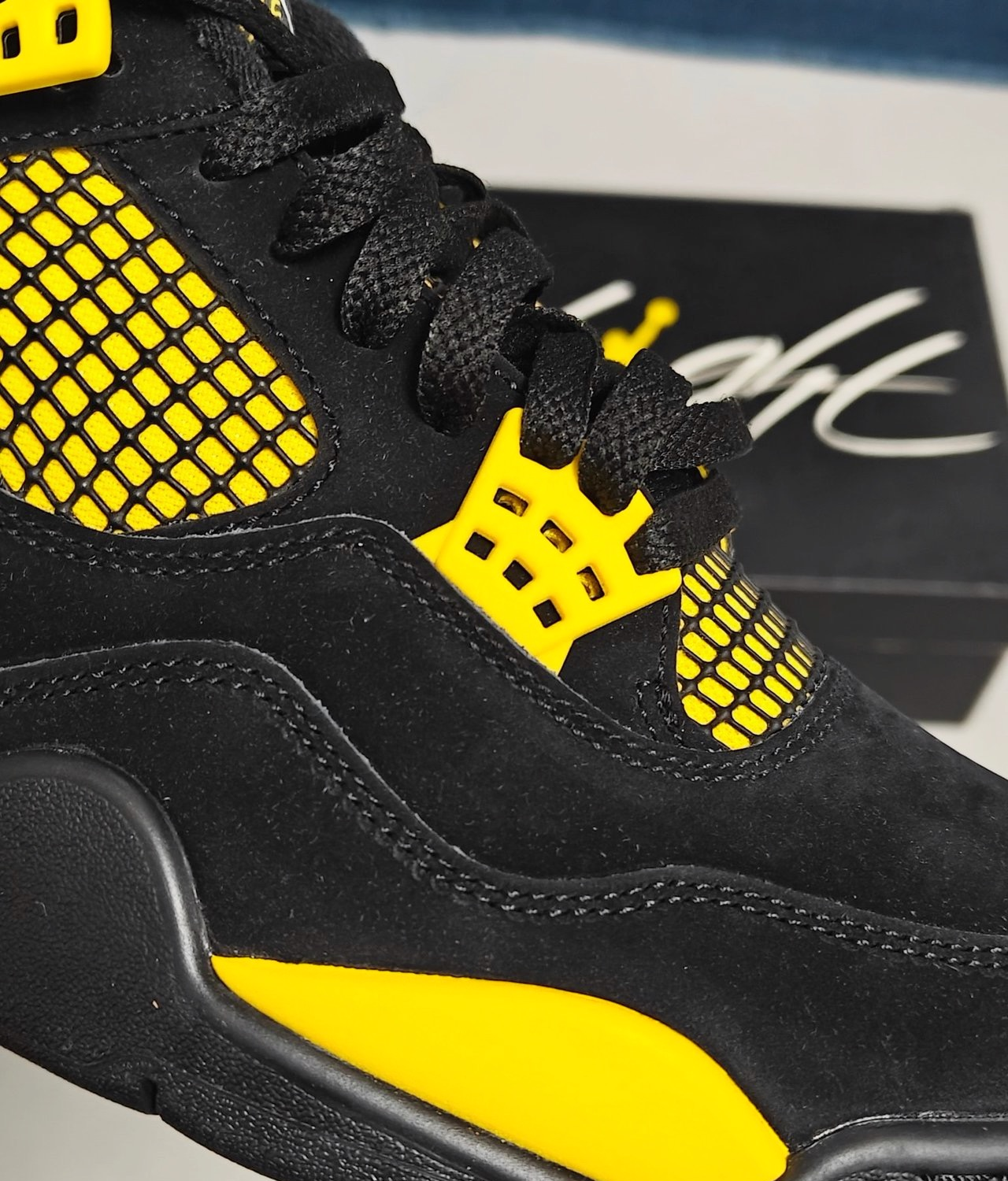 Best Deals🖤XP Jordan 4 Retro Thunder DH6927-017 review Amaryllis Russell