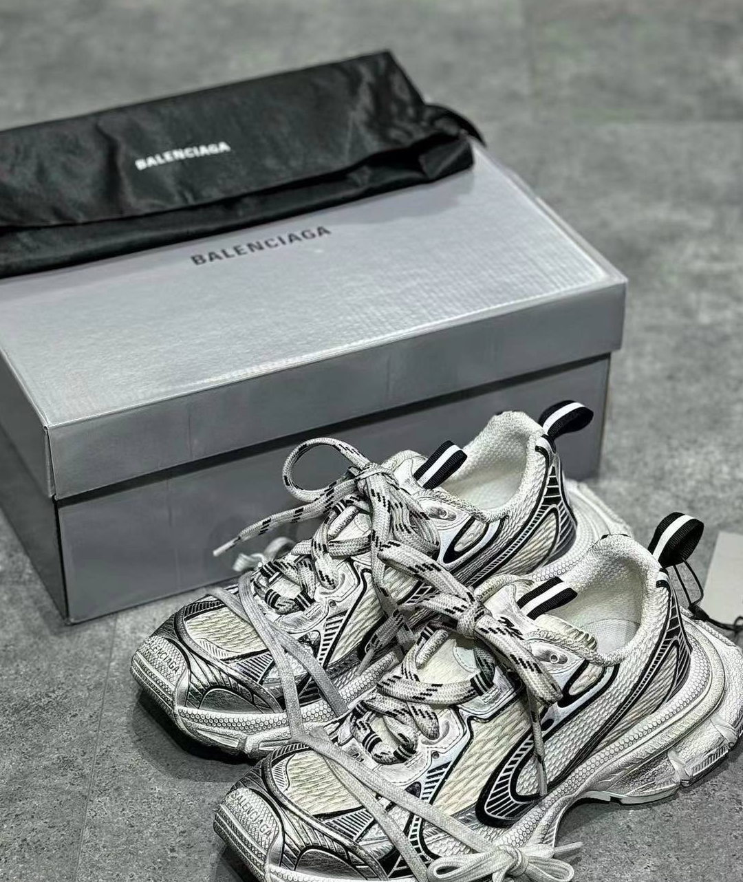 Balenciaga 10.0 White Black Silver(Distress) 734734 W3XL4 9710 review 1