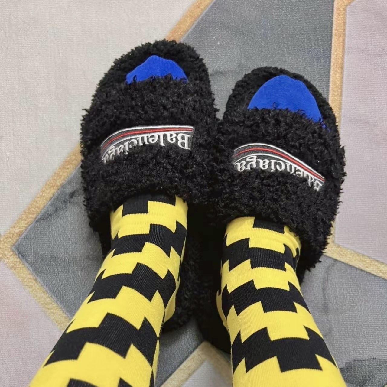 Balenciaga Furry Slide Black 654747 W2DO1 1096 review Chris Yu