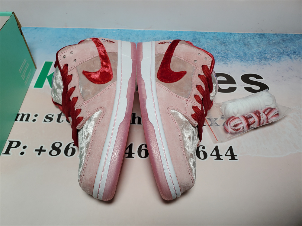 Best Pkgod Nike SB Dunk Low Strange Love Skateboards QC Pictures