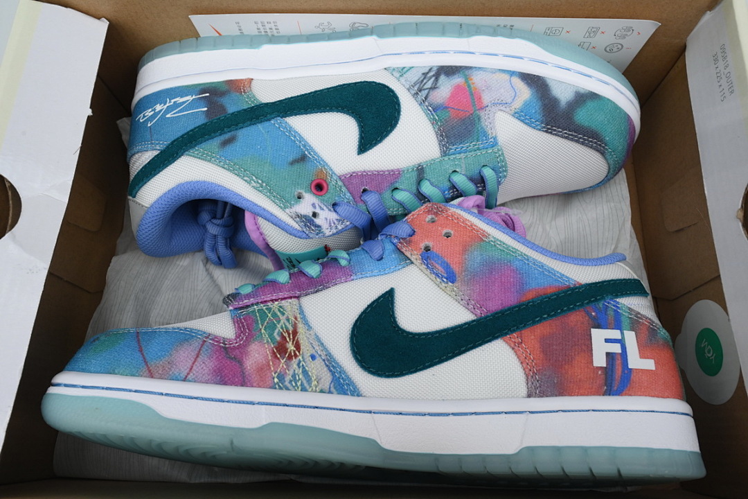 God Batch Nike SB Dunk Low Futura Laboratories Bleached Aqua HF6061-400