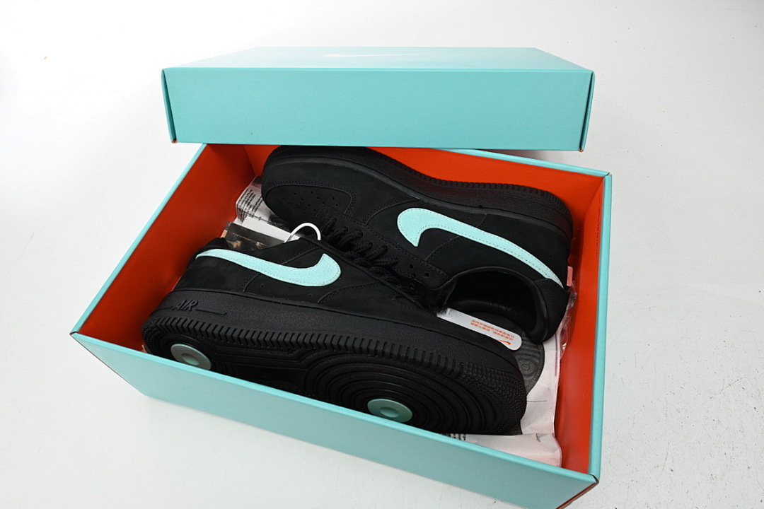 God Batch Nike Air Force 1 Low & Co. 1837 DZ1382-001