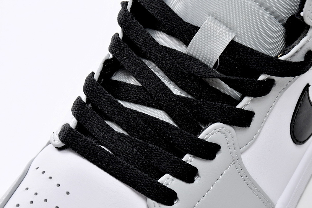 Air Jordan 1 Mid Light Smoke Grey