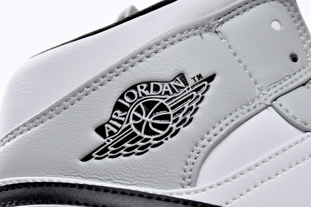 Air Jordan 1 Mid Light Smoke Grey