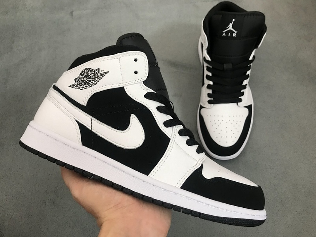 Air Jordan 1 Mid White Black 