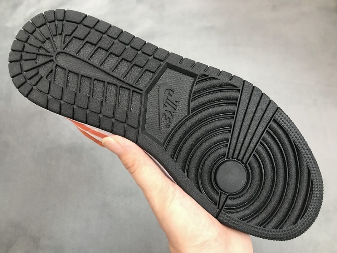 Air Jordan 1 Mid Shattered Backboard 554724-058