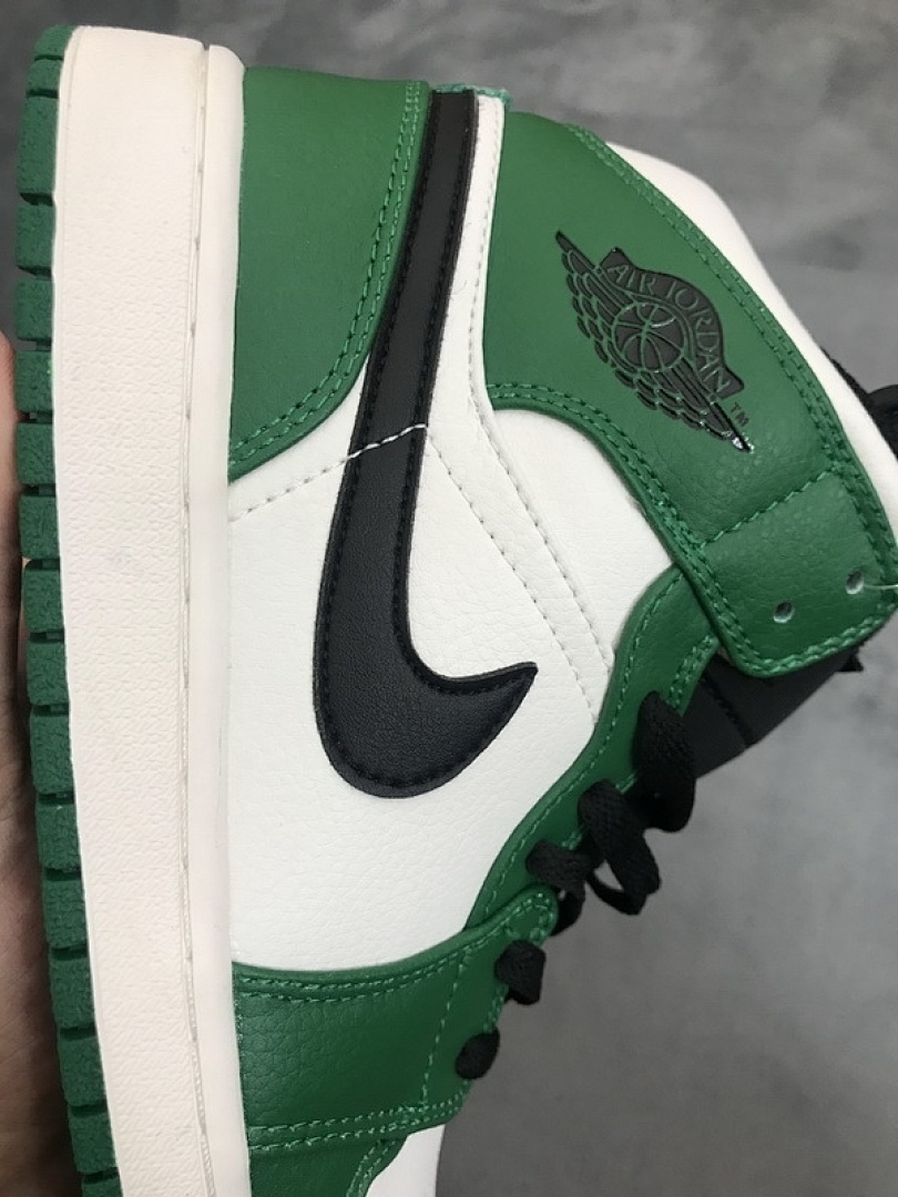 Air Jordan 1 Mid Pine Green 