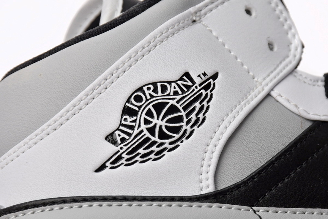 Air Jordan 1 Mid White Shadow 554724-073