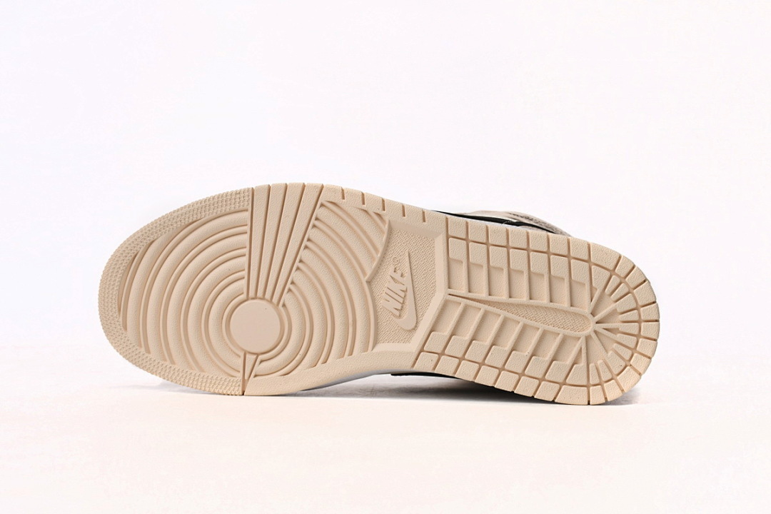 Air Jordan 1 Mid Barely Orange (W)  BQ6472-800