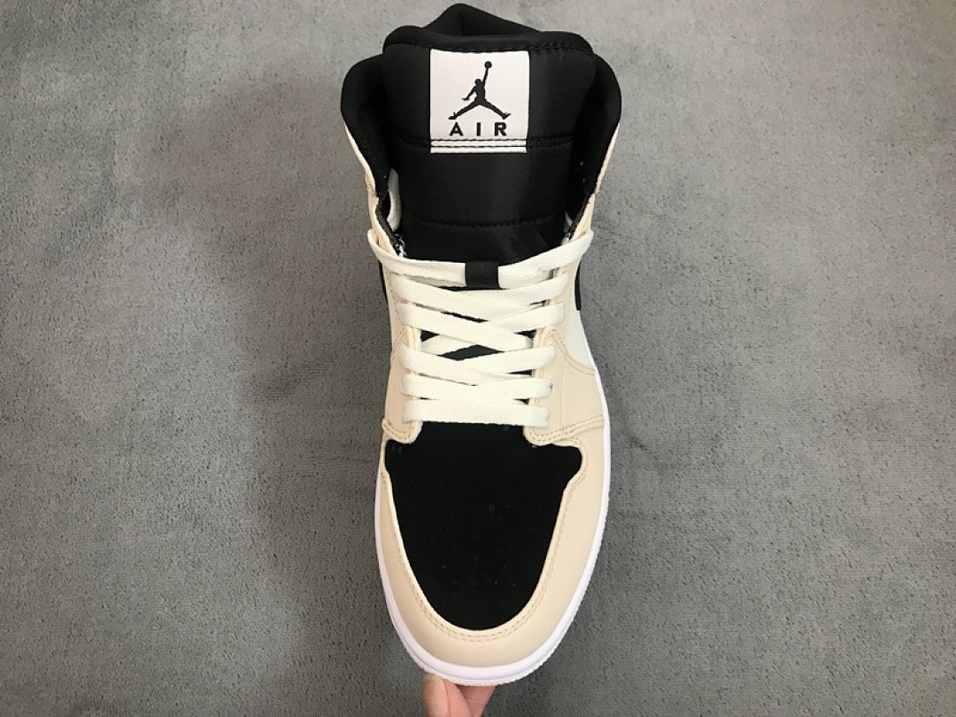 Air Jordan 1 Mid Barely Orange (W)  BQ6472-800