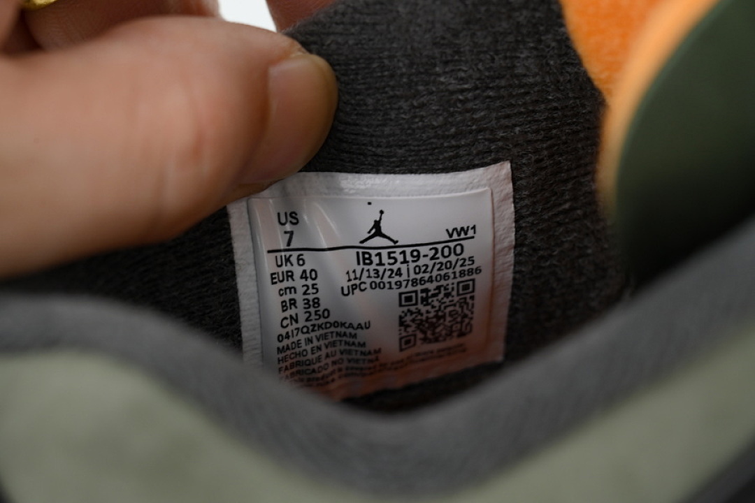  God Batch Undefeated x Air Jordan 4 Retro Green Black IB1519-200