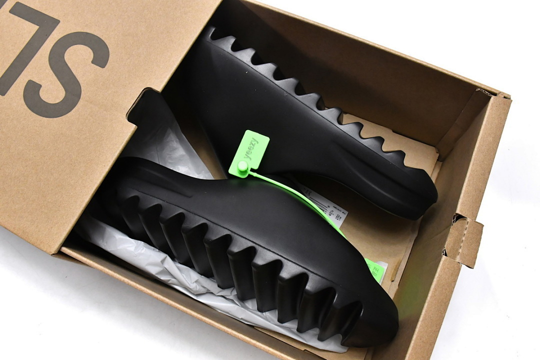  God  Batch    adidas Yeezy Slide Black FX0495