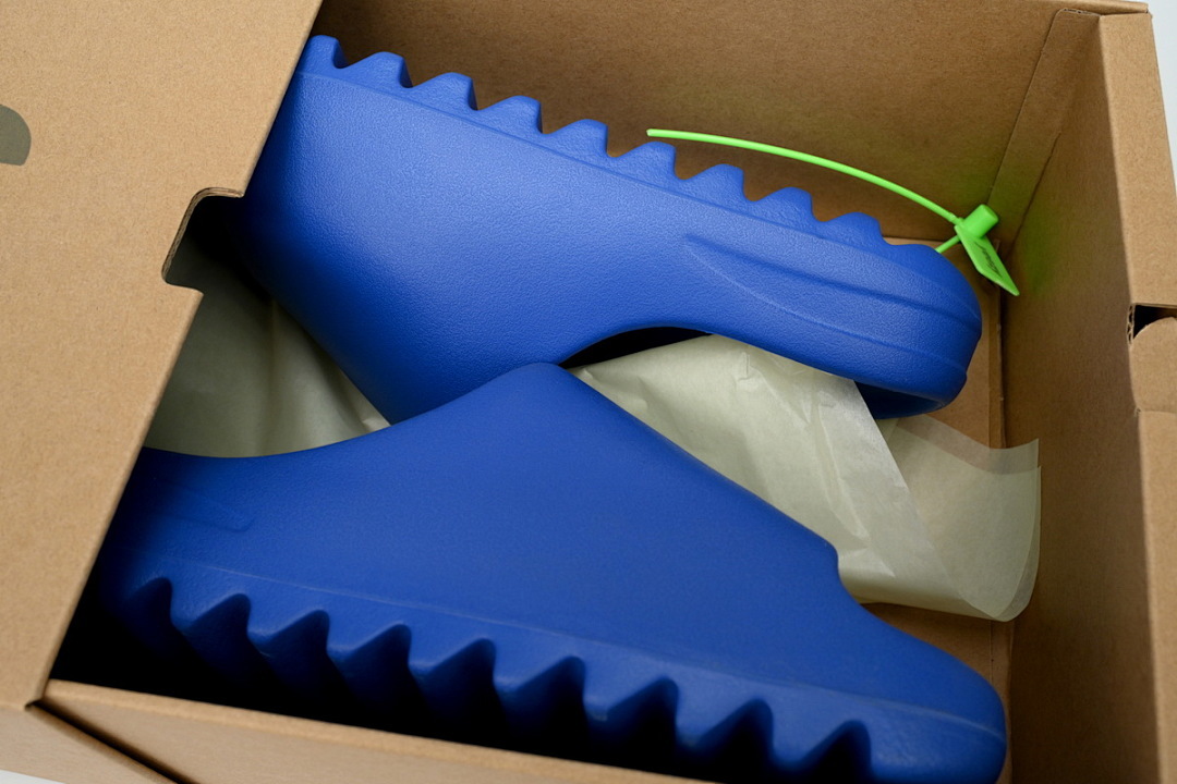  God  Batch  adidas Yeezy Slide Blue ID4133