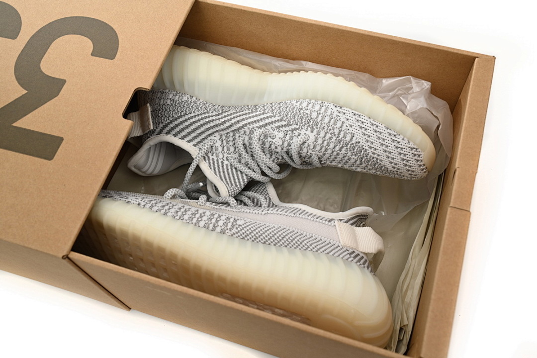  God  Batch adidas Yeezy Boost 350 V2  Static EF2905