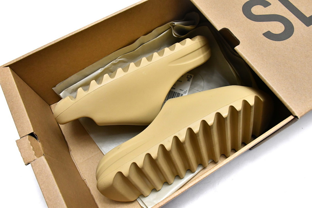  God  Batch adidas Yeezy Slide DESSAN   FW6344