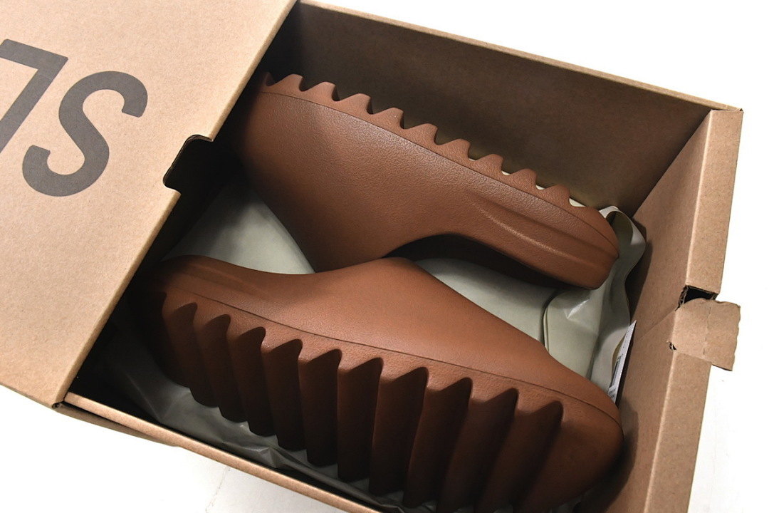 God  Batch   adidas Yeezy Slide Flax FZ5896