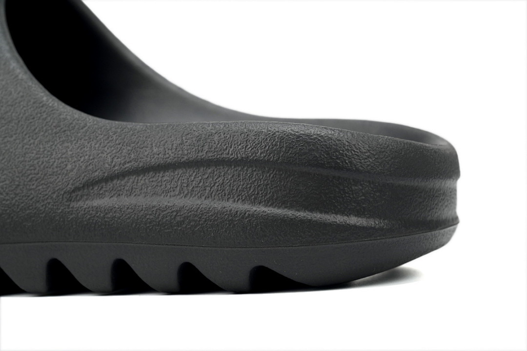 God  Batch   adidas Yeezy Slide Onyx HQ6448