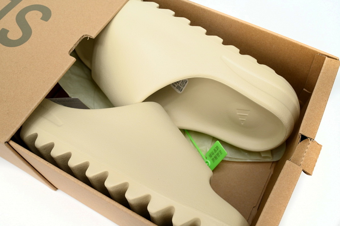 God  Batch   adidas Yeezy Slide Bone FZ5897