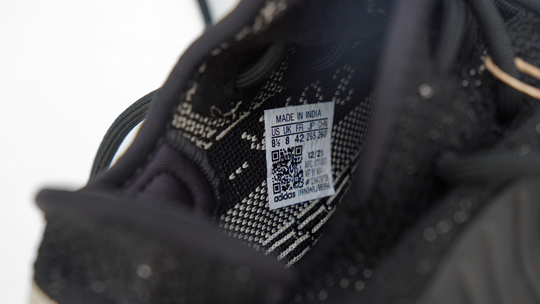 God Batch adidas Yeezy Boost 350 V2  Black White BY1604