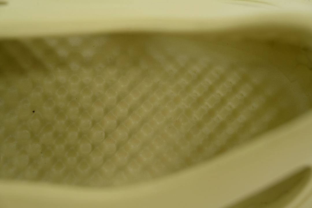  God  Batch  adidas Yeezy Foam Runner Sulfur  GV6775