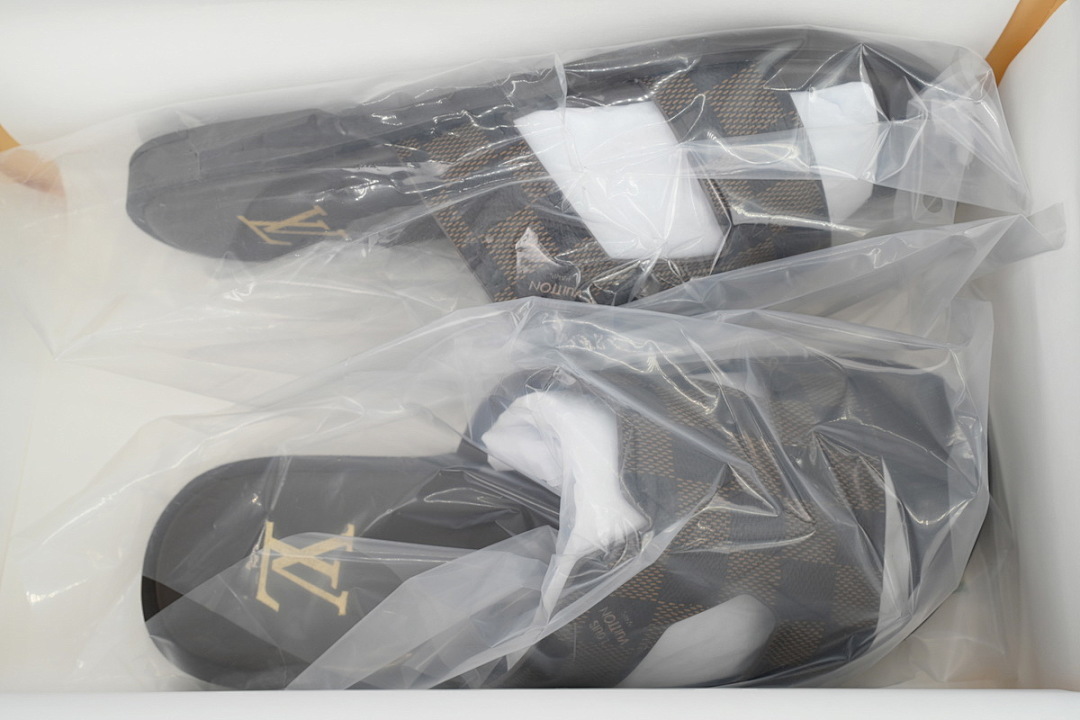  God  Batch LOUIS VUITTON Oasis Classic Plaid