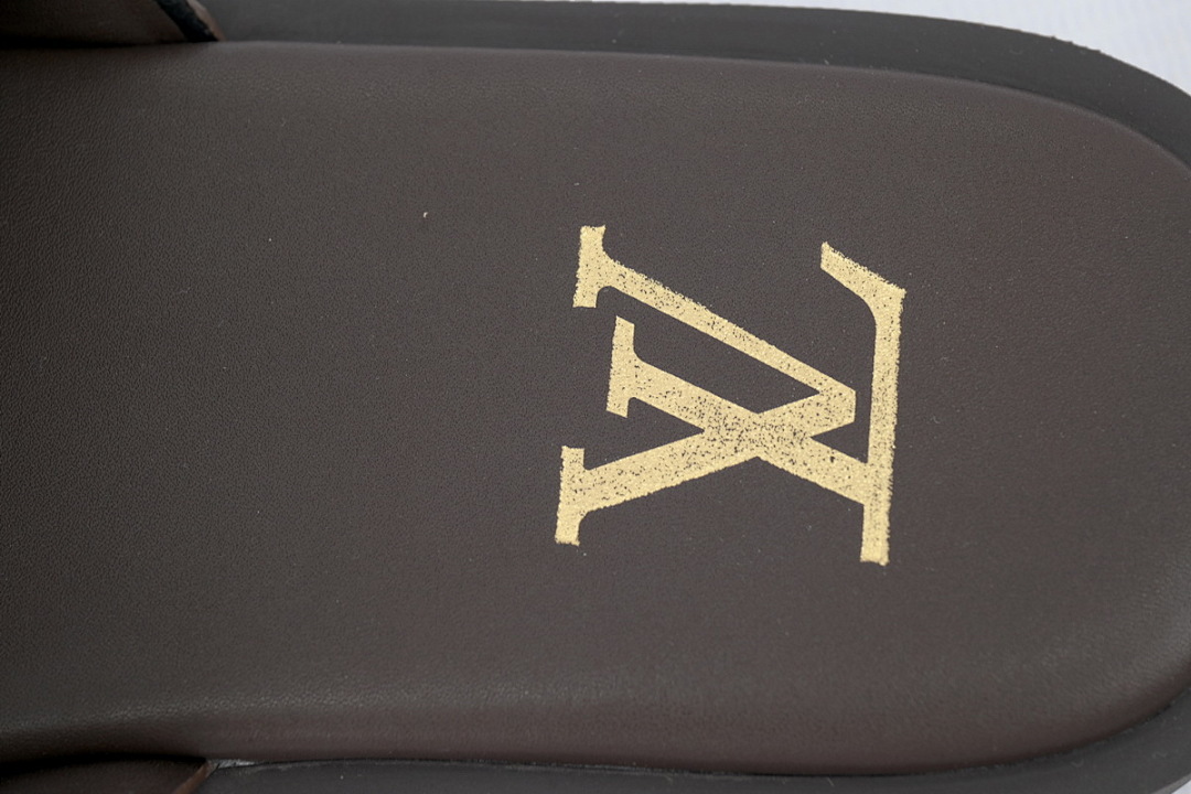  God  Batch LOUIS VUITTON Oasis Classic Plaid