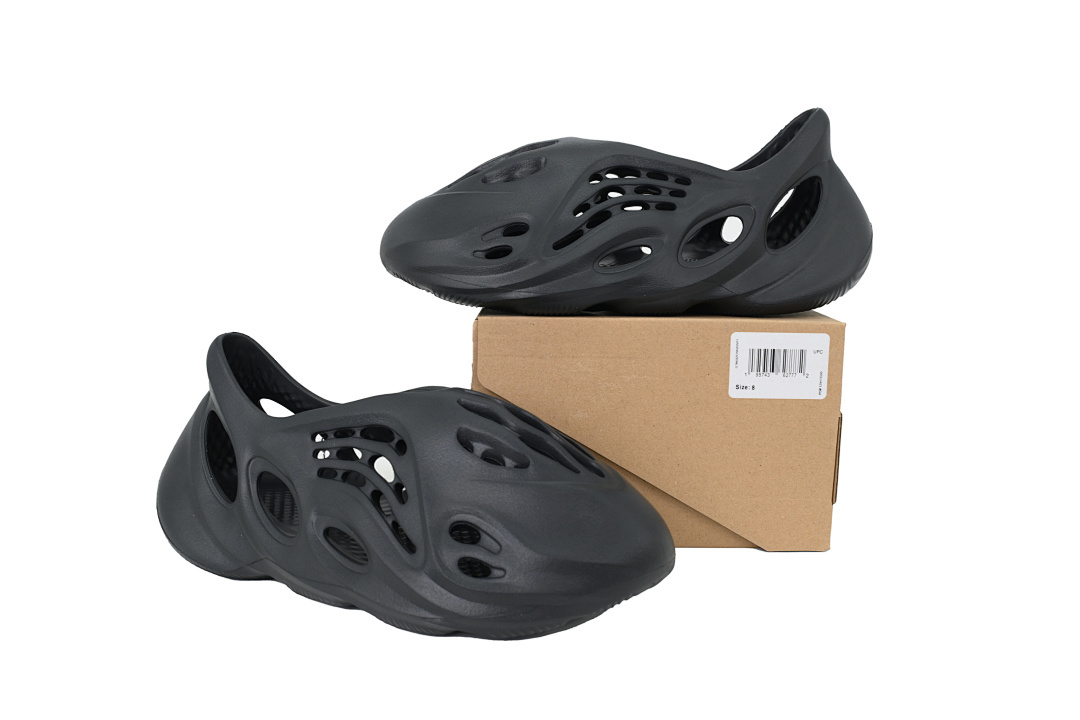 God  Batch  adidas originals Yeezy Foam Runner Onyx HP8739